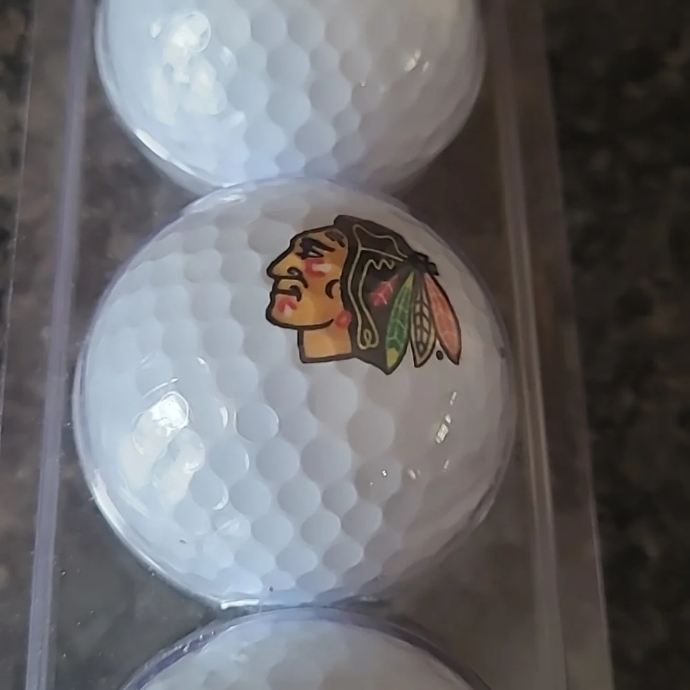 NEW - 3 NHL - Chicago Blackhawks Golf Balls - Picture 2 of 4